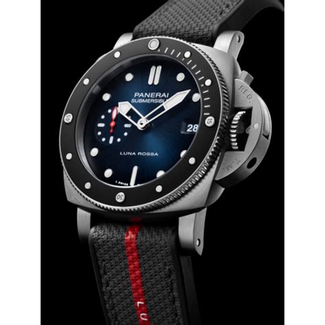 Panerai Submersible Luna Rossa PAM01565 .